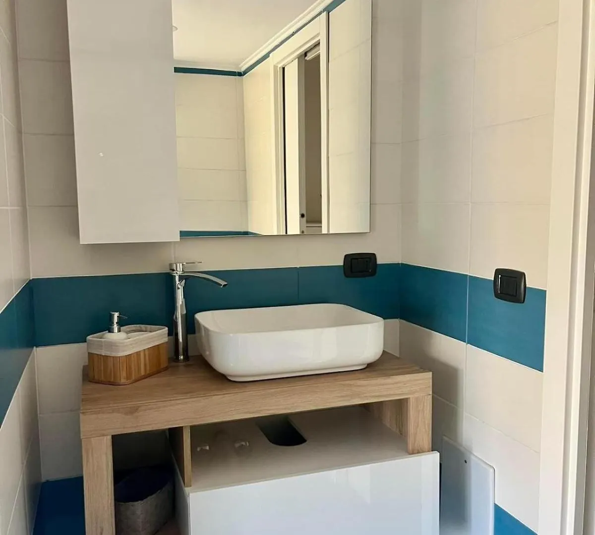 Apartment Maison Ludovin Naples Italy